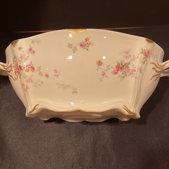 C. Ahernfeldt, Pink Floral With Green Leaves Pattern, Limoges: Large Tureen - Picture 7 of 10